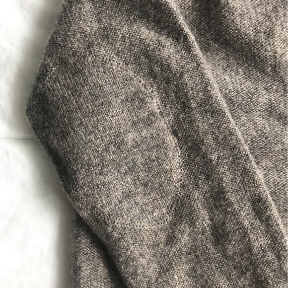 Beautiful, Soft Bonpoint Cashmere Sweater for Baby Size 18M - Picture 4 of 8